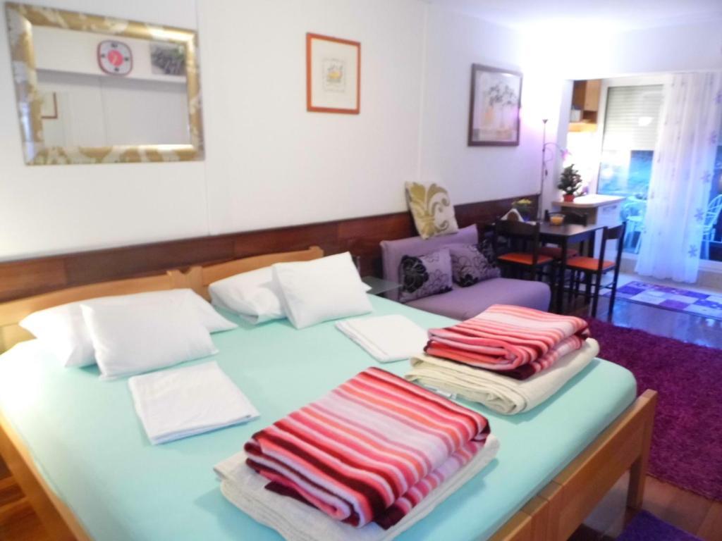Apartments And Rooms Trsje Загреб Екстериор снимка