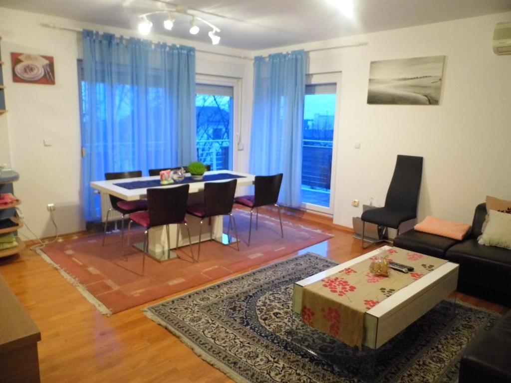 Apartments And Rooms Trsje Загреб Екстериор снимка