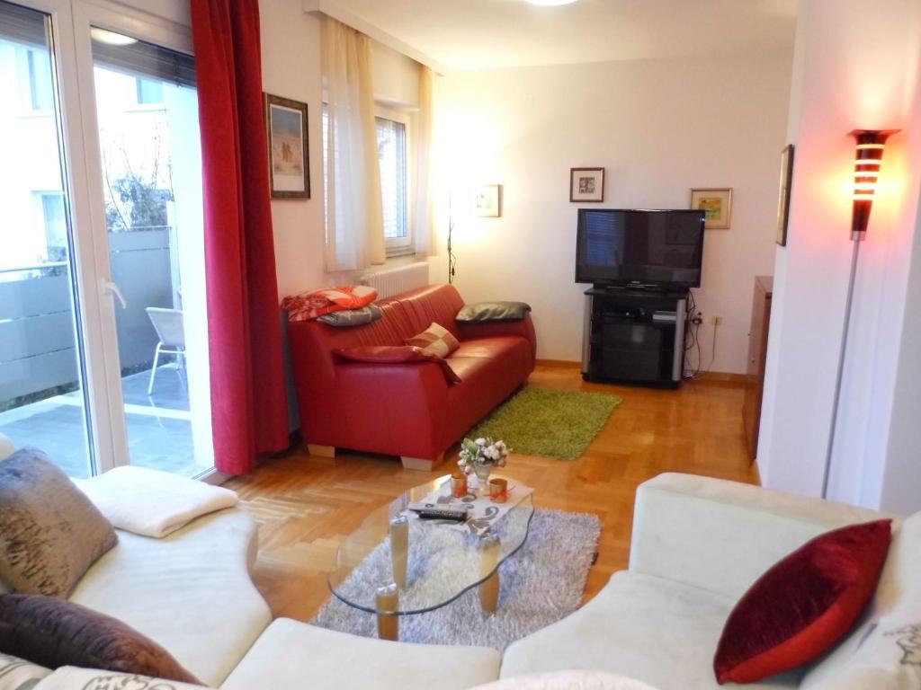 Apartments And Rooms Trsje Загреб Екстериор снимка