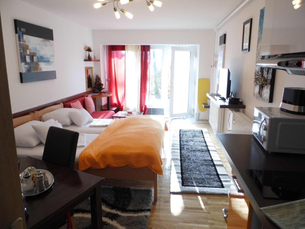 Apartments And Rooms Trsje Загреб Екстериор снимка