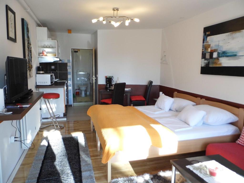 Apartments And Rooms Trsje Загреб Екстериор снимка